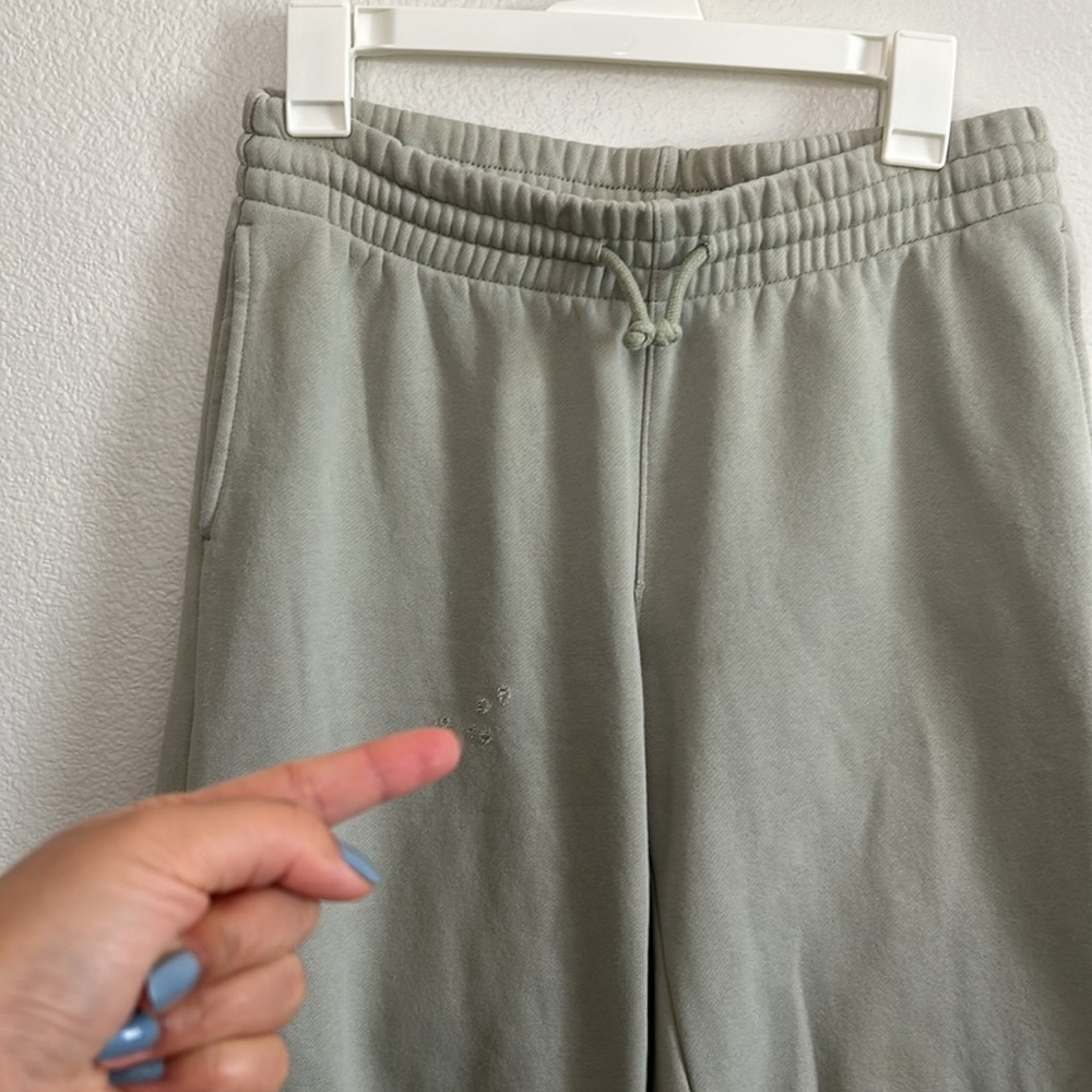 Aritzia Cozy AF Fleece Wide Leg Sweatpants - Picture 3 of 4